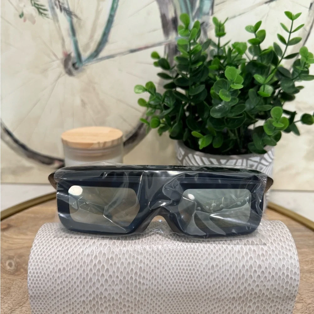 SHARP 3D glasses 🌸